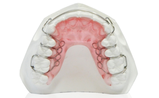 错颌畸形的预防性矫治分哪几个时期