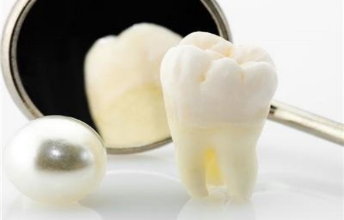 牙科知识：磨牙症患者在使用全瓷牙时有哪些注意事项？